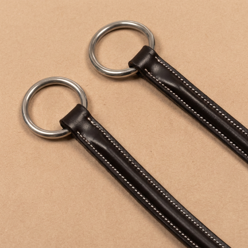 Martingala Equestro a collier - dettaglio cuoio sfondo beige