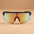 Occhiali Equestro Soleil Black Matt Gold su sfondo beige